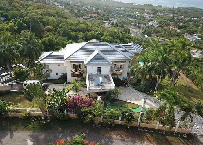 Kid friendly hotel Emerald View Resort Villa